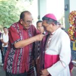 Yang Islam pun Gembira Sambut Uskup Hans Monteiro di Jakarta